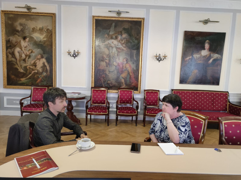 «…Люди приходят в музей не только потому, что там картины висят…»