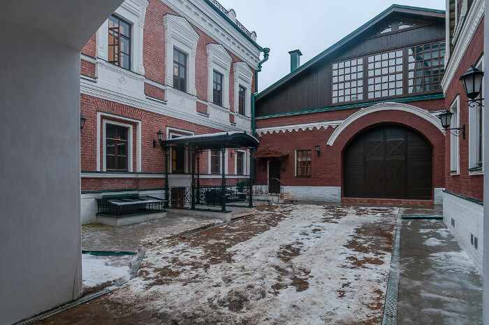 Внутренный двор усадьбы